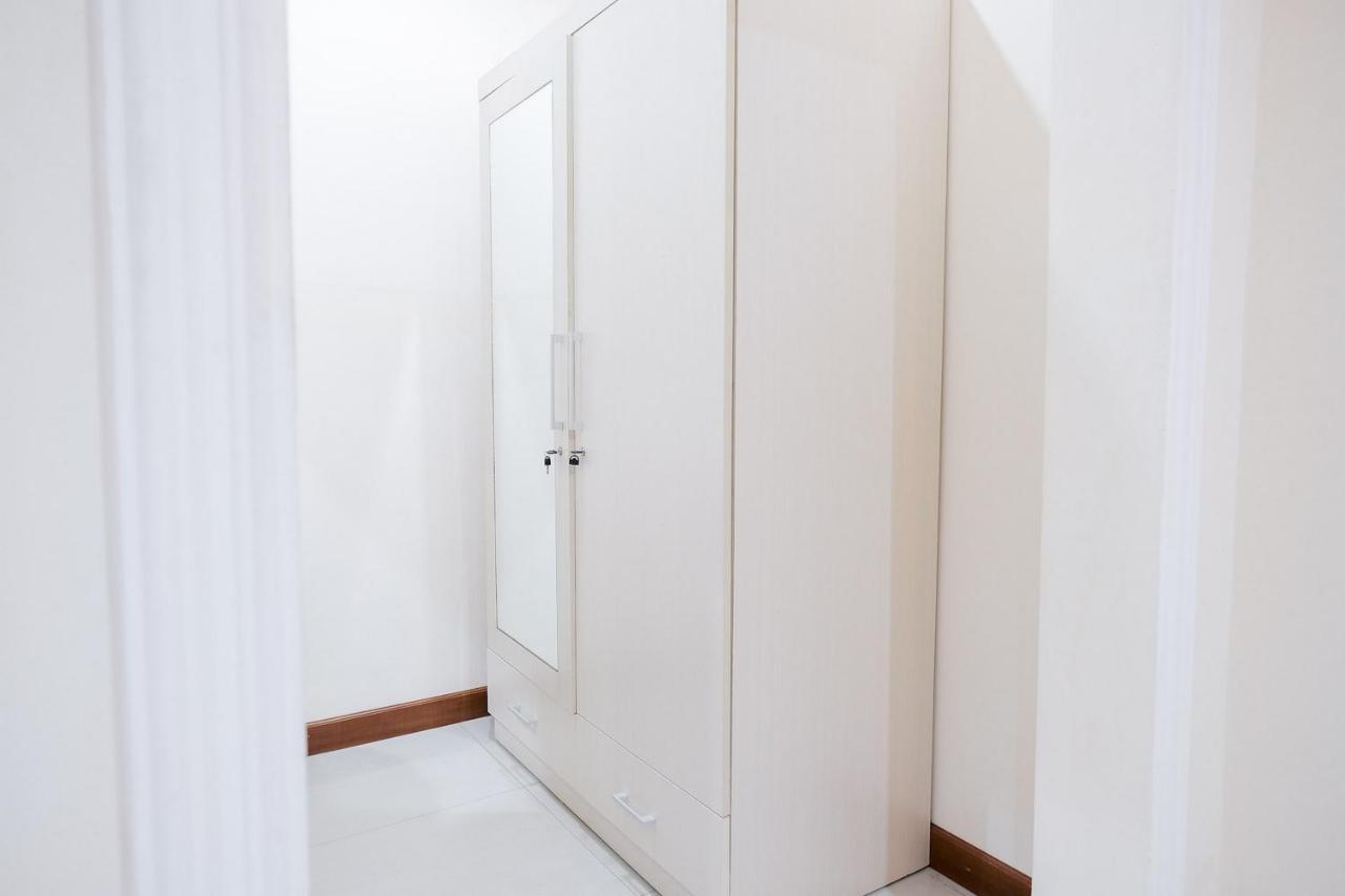 Wisma Delapan Mitra Reddoorz Jakarta Exterior foto